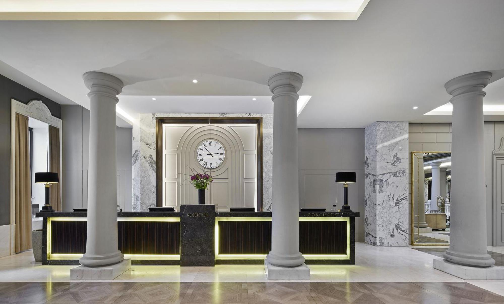 柏林御林广场泰坦尼克酒店 外观 照片 The hotel's lobby