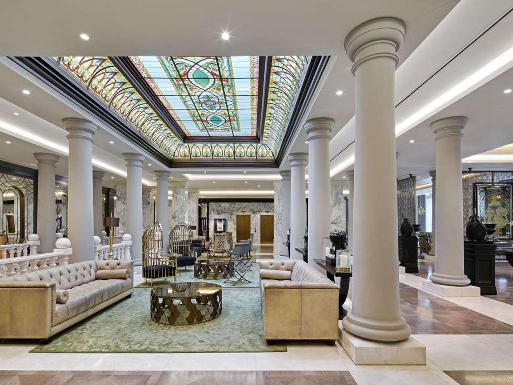 柏林御林广场泰坦尼克酒店 内观 照片 The lobby of the hotel