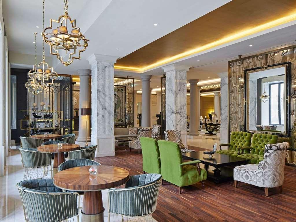 柏林御林广场泰坦尼克酒店 内观 照片 The lobby of the hotel